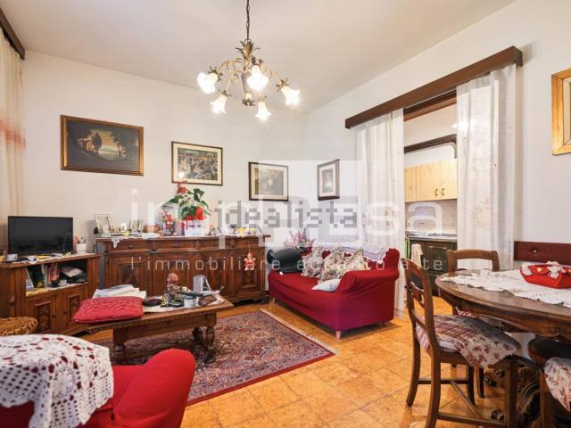 Villetta indipendente in vendita di 237 m² in Via Spinelli, 3