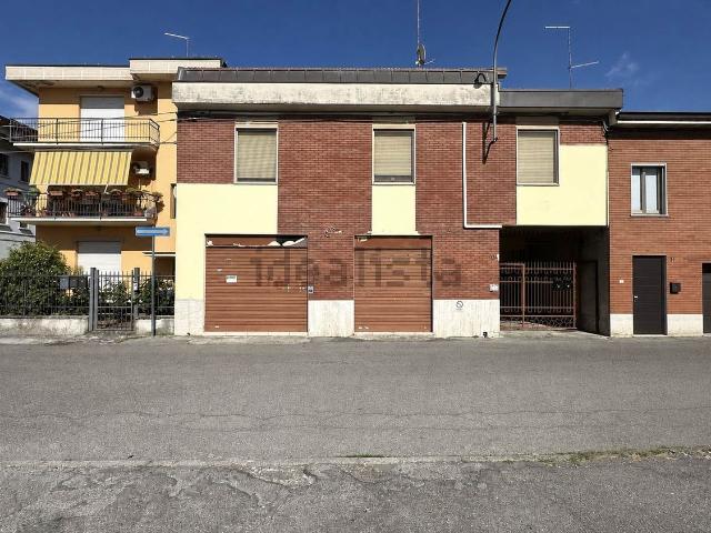 Villetta indipendente in vendita di 237 m² in Via Umberto Locati, 12