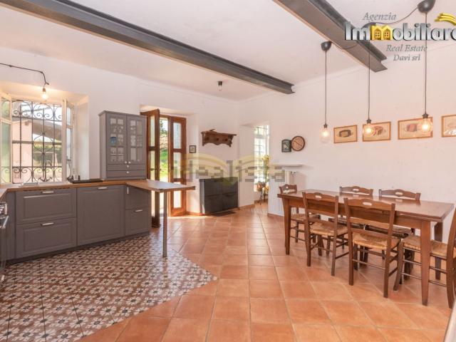Villetta indipendente in vendita di 237 m² in Vicolo Giorgio Luffi, 50