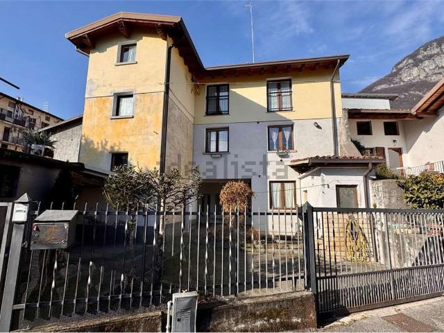 Villetta indipendente in vendita di 237 m² in Vicolo Valle, 1