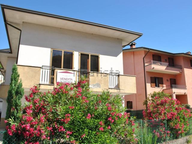 Villetta indipendente in vendita di 238 m²