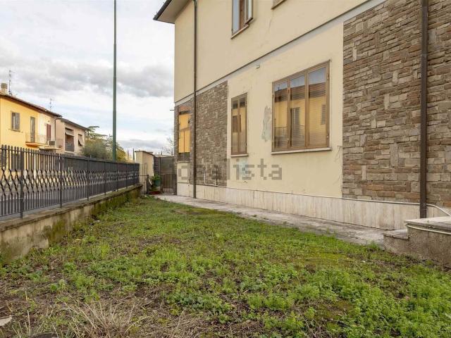 Villetta indipendente in vendita di 238 m² in Via Alessandro Volta