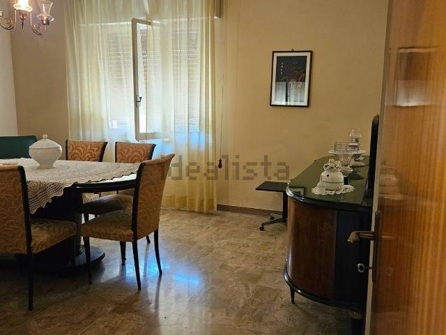 Villetta indipendente in vendita di 238 m² in Via Giuseppe Giusti