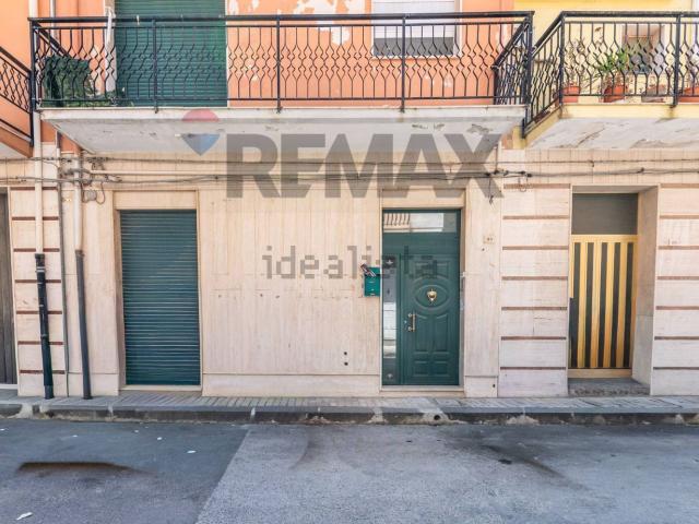 Villetta indipendente in vendita di 238 m² in Via Salvatore Rizza, 99