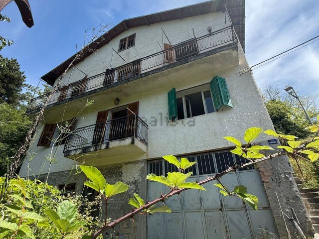 Villetta indipendente in vendita di 238 m² in Via Upaga