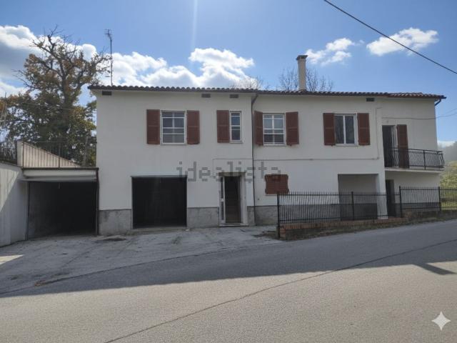Villetta indipendente in vendita di 238 m² in Località Castel Sant&apos Angelo