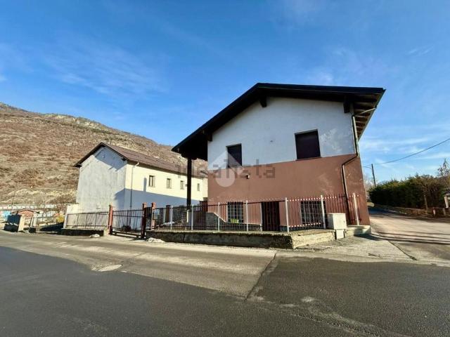 Villetta indipendente in vendita di 238 m² in Località Lillaz, 20