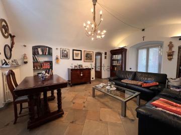 Villetta indipendente in vendita di 239 m² in Via A. Locatelli, 1