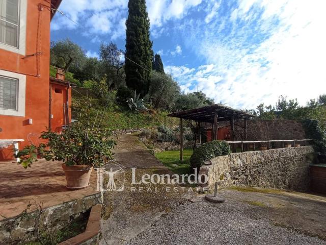 Villetta indipendente in vendita di 239 m² in Via delle Selvarelle