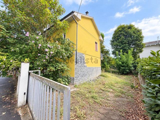 Villetta indipendente in vendita di 239 m² in Via Silvio Pellico, 9