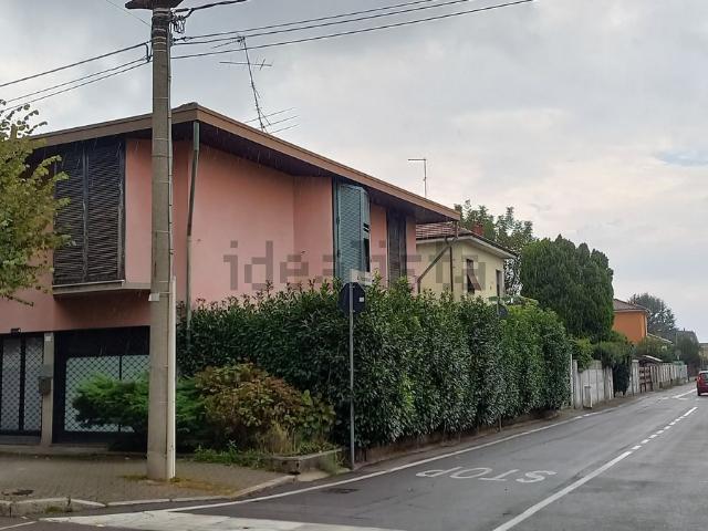 Villetta indipendente in vendita di 239 m² in Via Roma, 14