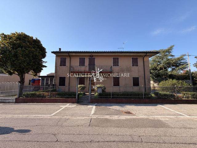 Villetta indipendente in vendita di 239 m² in Via Villanova, 82