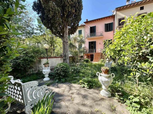 Villetta indipendente in vendita di 240 m²