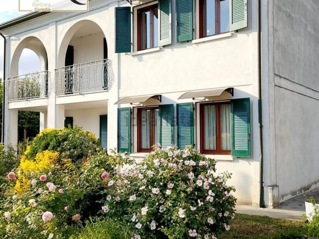 Villetta indipendente in vendita di 240 m²