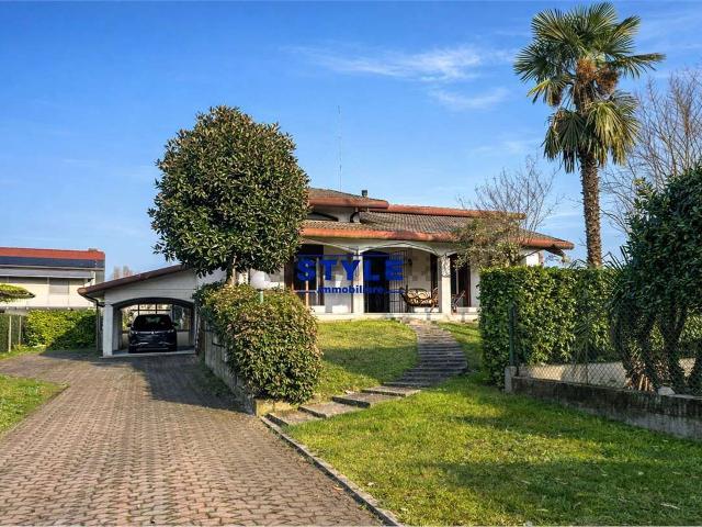 Villetta indipendente in vendita di 240 m²