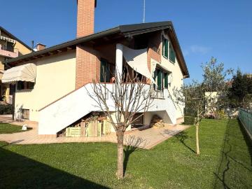 Villetta indipendente in vendita di 240 m²