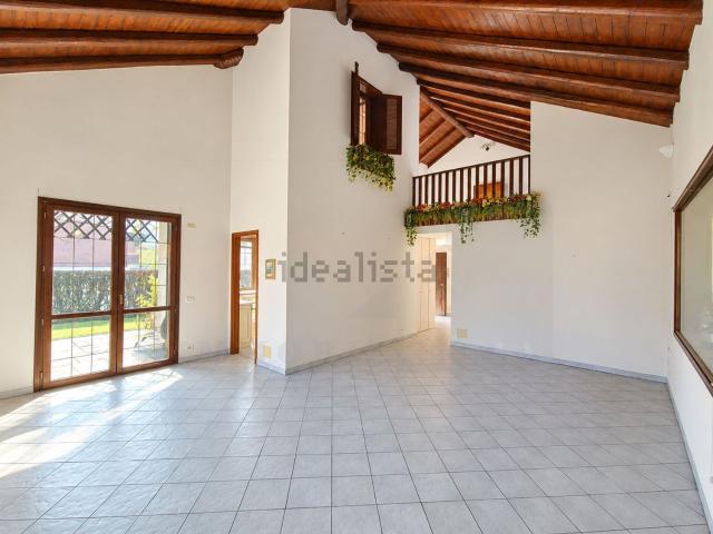 Villetta indipendente in vendita di 240 m²