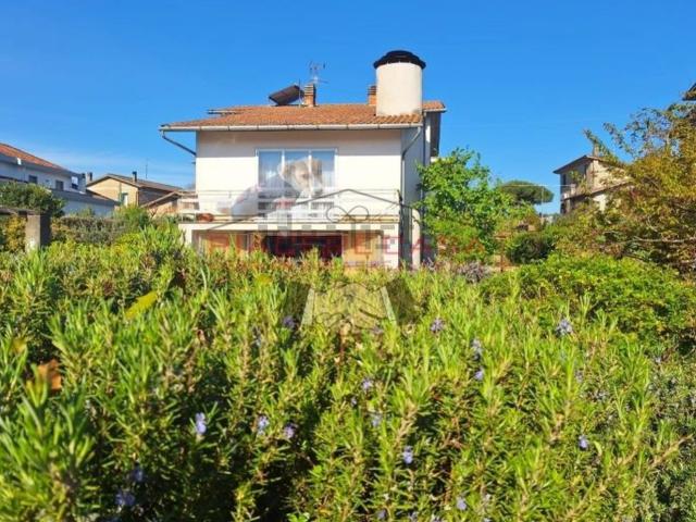 Villetta indipendente in vendita di 240 m²