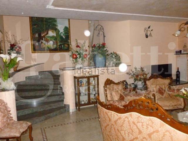 Villetta indipendente in vendita di 240 m²