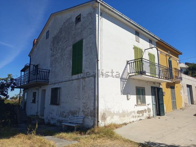 Villetta indipendente in vendita di 240 m² in Via Colle Ceraso