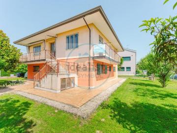Villetta indipendente in vendita di 240 m² in Via Ca&apos  Lin