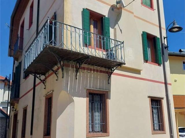 Villetta indipendente in vendita di 240 m² in Via Carrera, 1