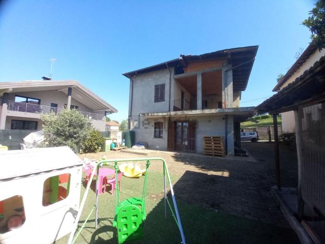 Villetta indipendente in vendita di 240 m² in Via Cascinone