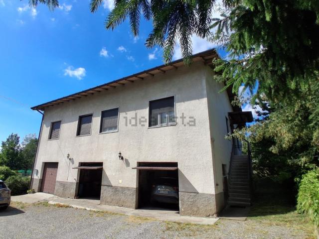 Villetta indipendente in vendita di 240 m² in Via Cesare Battisti