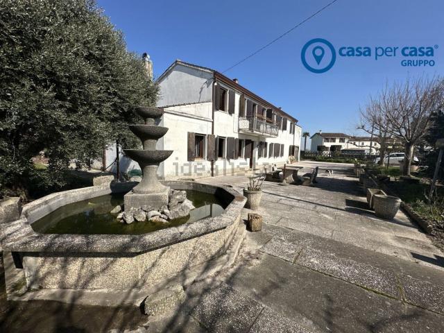 Villetta indipendente in vendita di 240 m² in Via A. A. Rizzo
