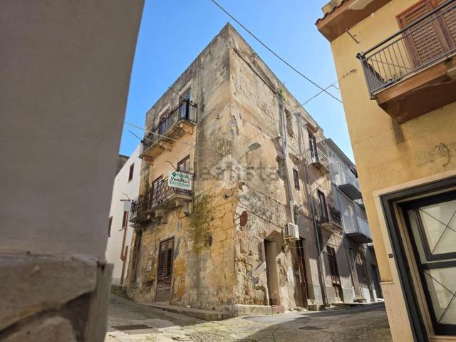 Villetta indipendente in vendita di 240 m² in Via Aragona, 4