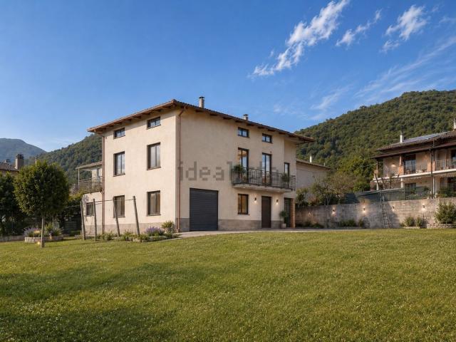 Villetta indipendente in vendita di 240 m² in Via Borghetto