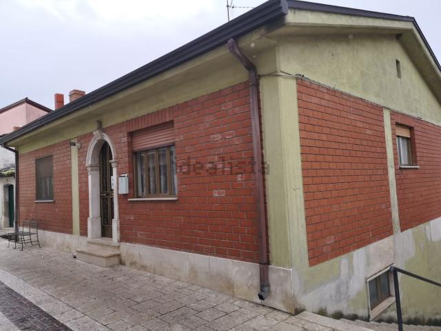 Villetta indipendente in vendita di 240 m² in Via Belvedere