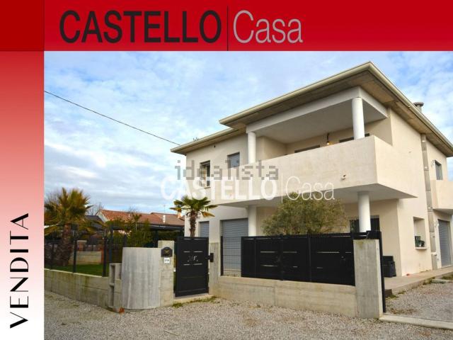 Villetta indipendente in vendita di 240 m² in Via Brolo