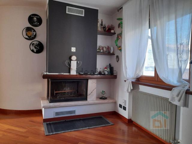 Villetta indipendente in vendita di 240 m² in Via Giuseppe Verdi, 32