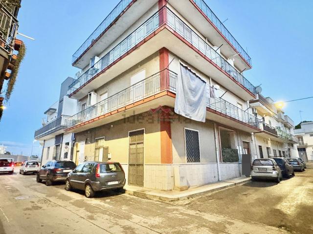 Villetta indipendente in vendita di 240 m² in Via Giacomo Leopardi
