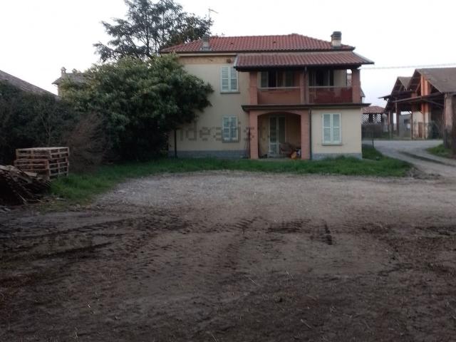 Villetta indipendente in vendita di 240 m² in Via Giosuè Carducci, 23