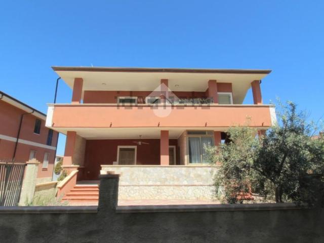 Villetta indipendente in vendita di 240 m² in Via Grande