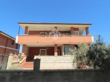 Villetta indipendente in vendita di 240 m² in Via Grande
