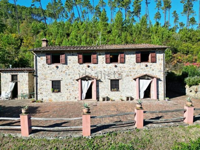 Villetta indipendente in vendita di 240 m² in Via del Campaccio