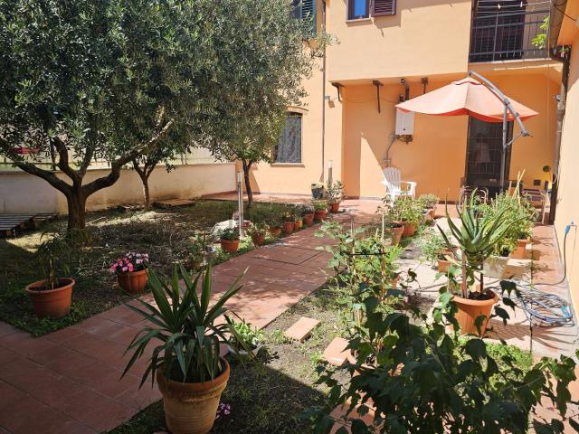Villetta indipendente in vendita di 240 m² in Via della Chiesa, 2