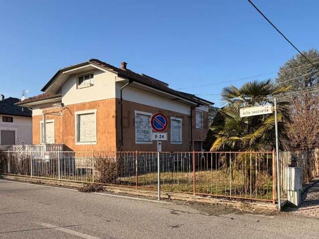 Villetta indipendente in vendita di 240 m² in Via delle Nocchette, 2