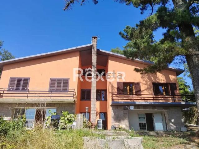 Villetta indipendente in vendita di 240 m² in Via di Costombrosa
