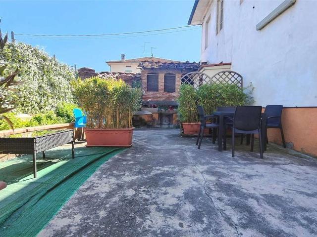Villetta indipendente in vendita di 240 m² in Via di Chiasso Roggi