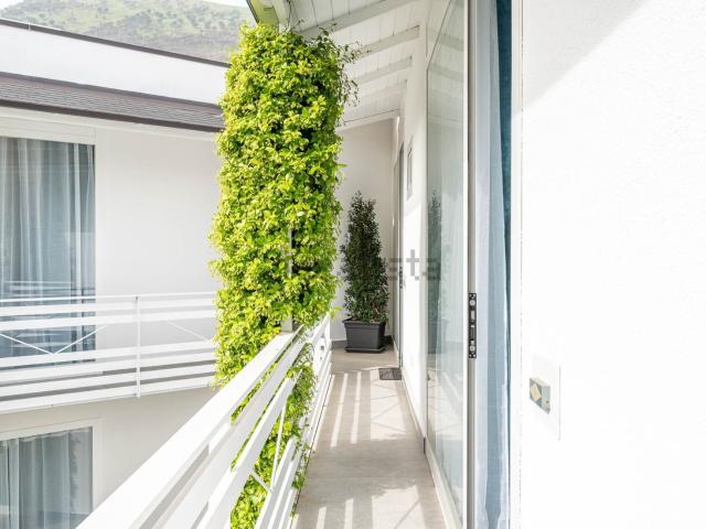 Villetta indipendente in vendita di 240 m² in Via Feli