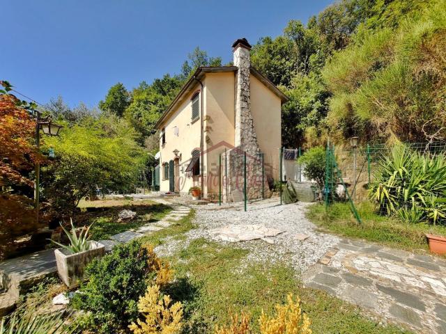 Villetta indipendente in vendita di 240 m² in Via Fravizzola, 32