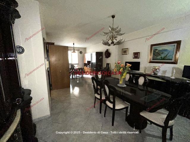 Villetta indipendente in vendita di 240 m² in Via Monachelli, 66
