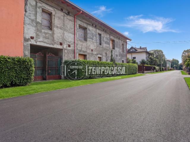 Villetta indipendente in vendita di 240 m² in Via Monte Rosa, 39