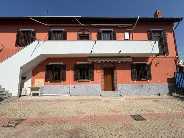 Villetta indipendente in vendita di 240 m² in Via Maestra