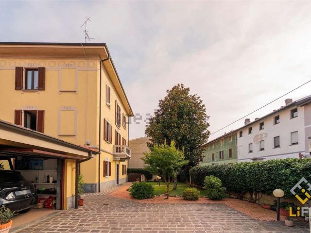 Villetta indipendente in vendita di 240 m² in Via Michelangelo Buonarroti, 26