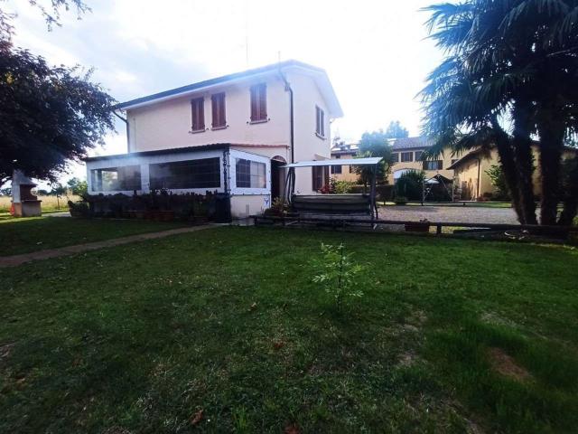 Villetta indipendente in vendita di 240 m² in Via Nonantolana, 1300